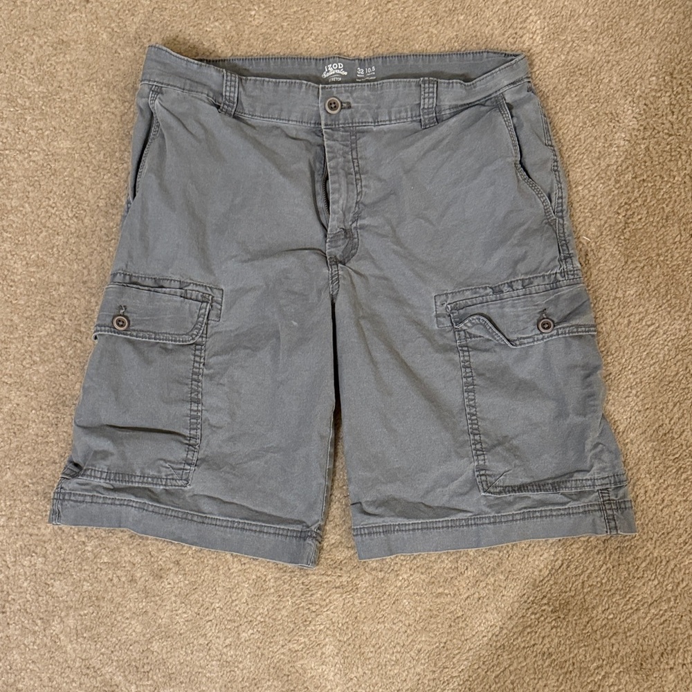 Izod Men's Charcoal Cargo Shorts